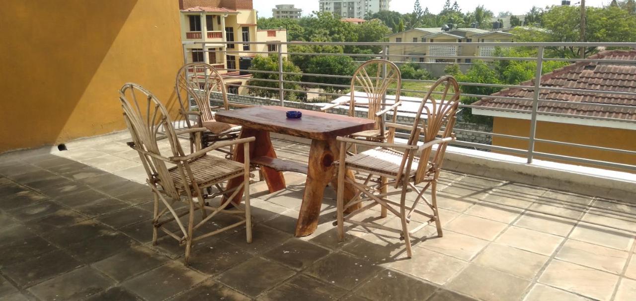 Ary Homestay Nyali- A Walk Away From City Mall Mombasa Exterior photo